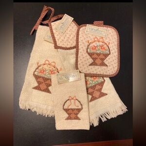 Sarah Lynn's Country Kitchen 4 Piece Towel Set